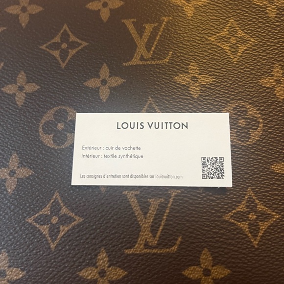 LV pouchette clutch - Picture 12 of 15
